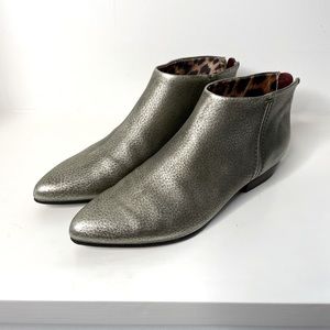 Leather handcrafted ankle boots low heels